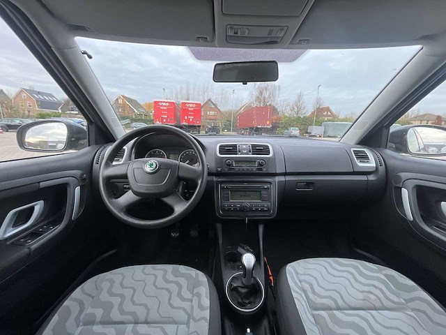 Skoda fabia combi 1.4-16v tour 2010 | 89-klf-9 - afbeelding 13 van  21