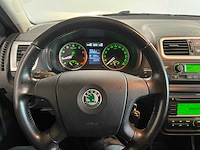 Skoda fabia combi 1.6-16v elegance, 07-zn-ph - afbeelding 11 van  16