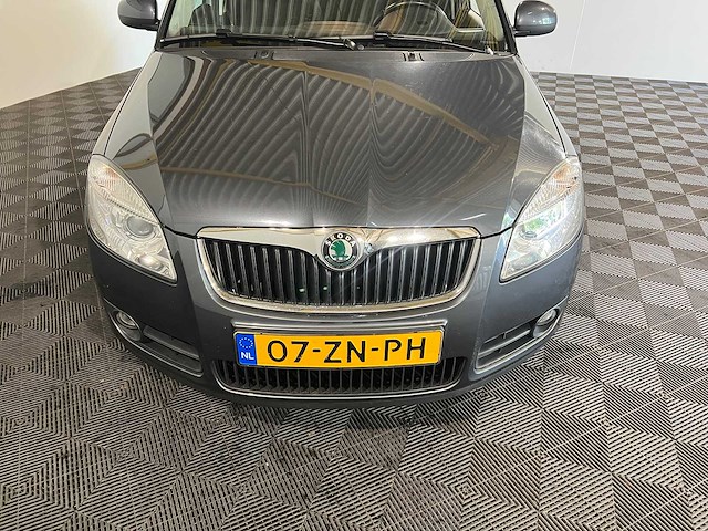 Skoda fabia combi 1.6-16v elegance, 07-zn-ph - afbeelding 16 van  16