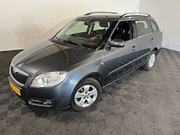 Skoda fabia combi 1.6-16v elegance, 07-zn-ph - afbeelding 1 van  16