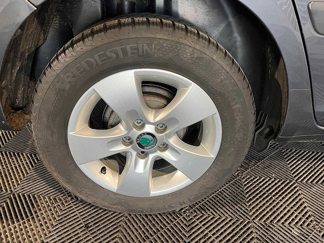 Skoda fabia combi 1.6-16v elegance, 07-zn-ph - afbeelding 5 van  16