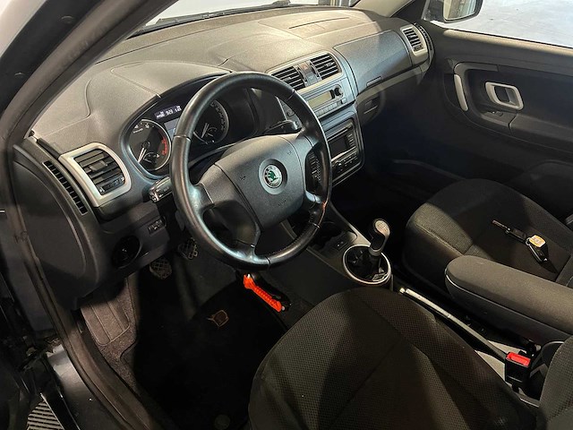 Skoda fabia combi 1.6-16v elegance, 07-zn-ph - afbeelding 8 van  16