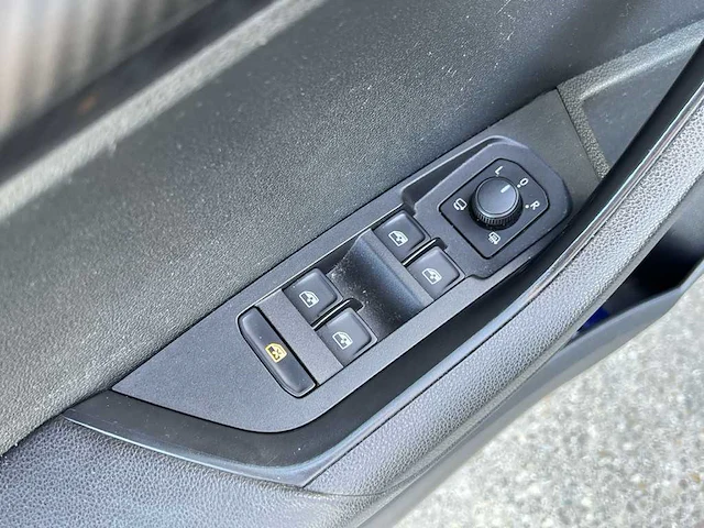 Škoda karoq 1.5 tsi act sportline business | g-861-gv - afbeelding 9 van  36
