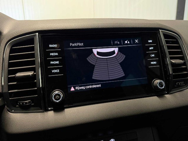 Skoda karoq 1.5 tsi act style 2018 | hxr-67-j iaw - afbeelding 4 van  21