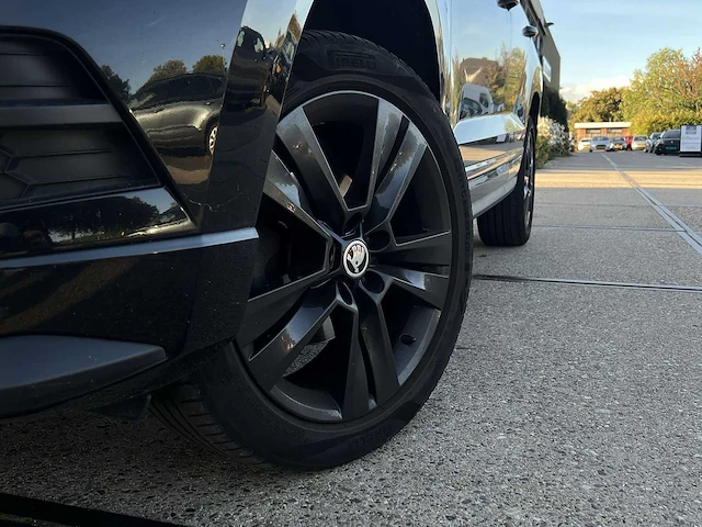 Skoda karoq 1.5 tsi sportline business | g-861-gv - afbeelding 28 van  38