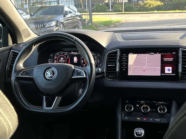 Skoda karoq 1.5 tsi sportline business | g-861-gv - afbeelding 22 van  38
