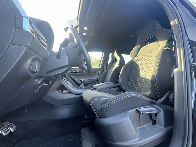 Skoda karoq 1.5 tsi sportline business | g-861-gv - afbeelding 37 van  38