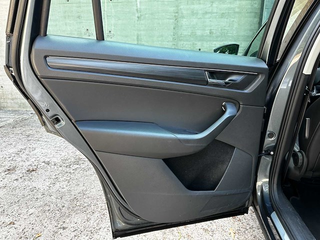 Skoda kodiaq 1.5 tsi business edition 150pk 2019 (origineel-nl), zr-952-x - afbeelding 32 van  46