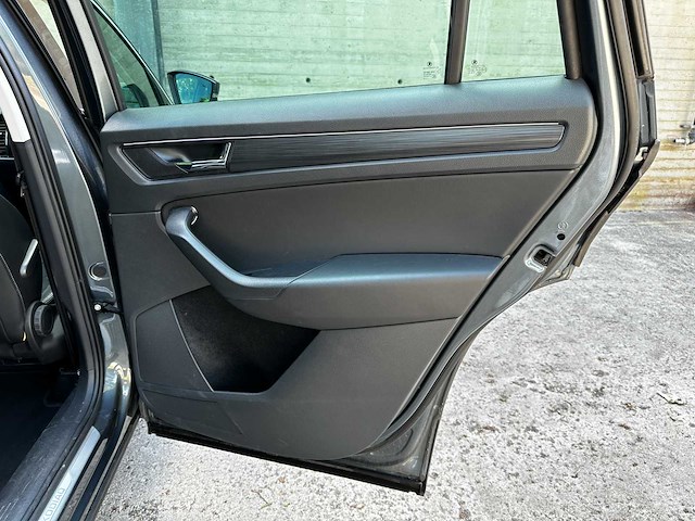 Skoda kodiaq 1.5 tsi business edition 150pk 2019 (origineel-nl), zr-952-x - afbeelding 37 van  46