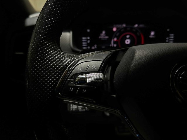 Skoda kodiaq 1.5 tsi sportline business 150pk 2021, l-565-jk - afbeelding 14 van  44