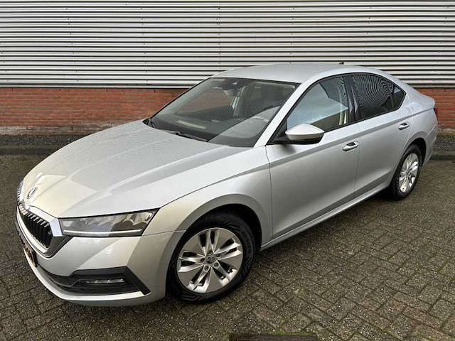 Skoda octavia 1.0 e tsi business edition,* k-006-sn - afbeelding 1 van  9