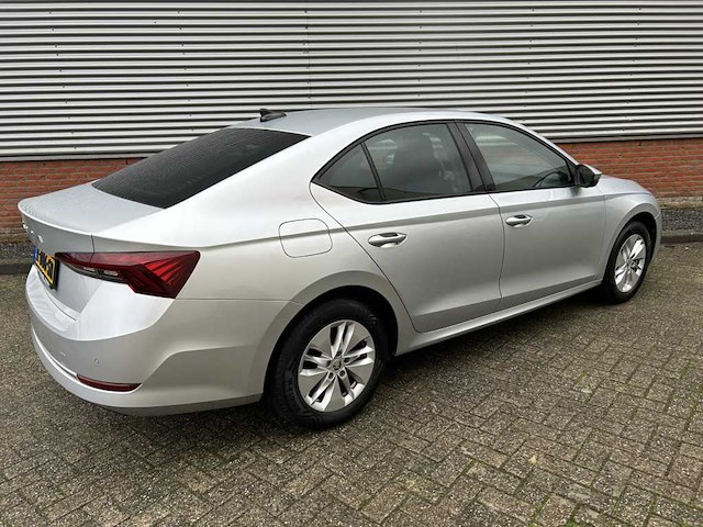 Skoda octavia 1.0 e tsi business edition,* k-006-sn - afbeelding 2 van  9