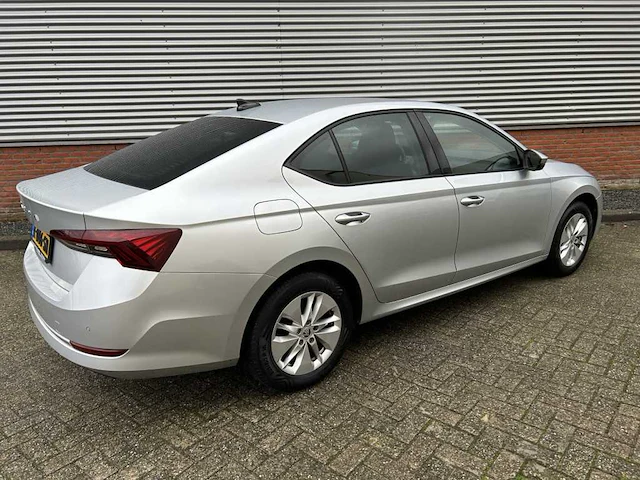 Skoda octavia 1.0 e tsi business edition,* k-006-sn - afbeelding 2 van  9