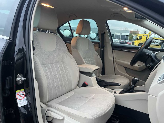 Skoda octavia 1.0 tsi greentech style business 2019 | xt-020-p - afbeelding 17 van  24