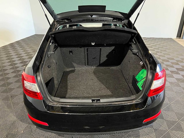 Skoda octavia 1.2 tsi grt amb. bns, gh-343-j - afbeelding 9 van  13