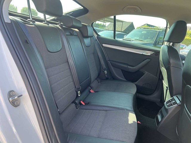 Skoda octavia 1.4 tsi 2015 | gg-871-x - afbeelding 18 van  28