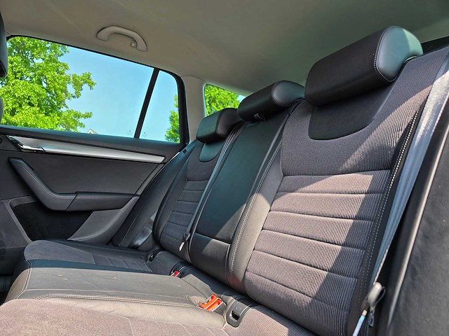 Skoda octavia combi 1.0 tsi greentech ambition business 2017 | kx-498-n - afbeelding 6 van  30