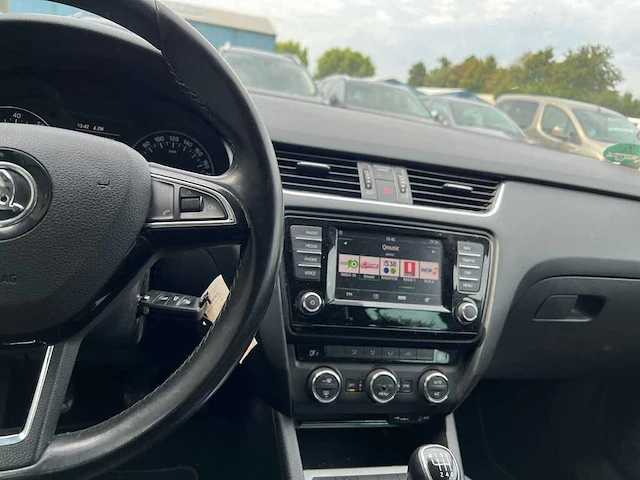 Škoda octavia combi 1.0 tsi greentech ambition business | kg-637-p - afbeelding 14 van  35