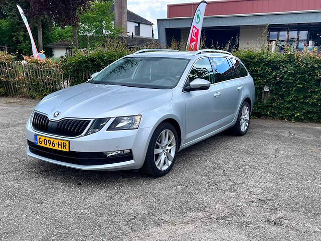 Skoda octavia combi 1.0 tsi grt amb. bns, automaat* g-096-hr - afbeelding 1 van  5