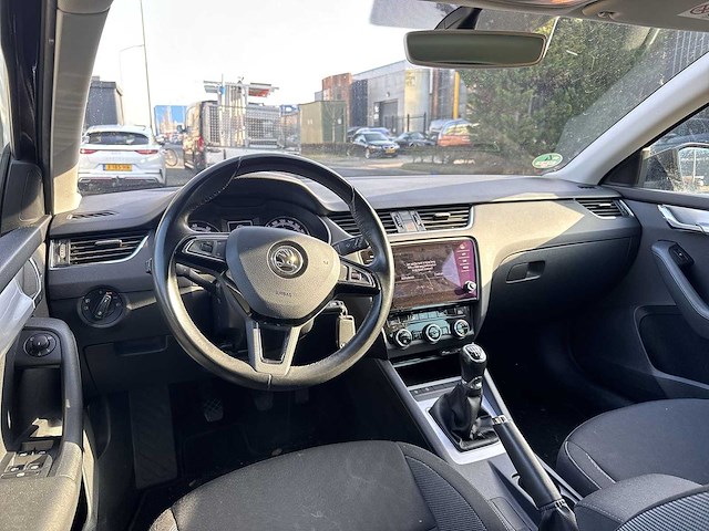 Skoda octavia combi 1.0 tsi tsi greentech ambition business | np-331-b - afbeelding 27 van  30