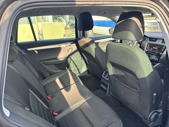 Skoda octavia combi 1.0 tsi tsi greentech ambition business | np-331-b - afbeelding 3 van  30