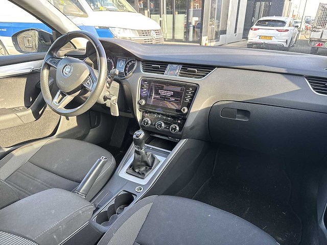 Skoda octavia combi 1.0 tsi tsi greentech ambition business | np-331-b - afbeelding 15 van  30