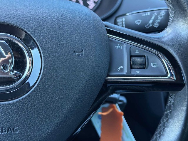 Skoda octavia combi 1.0 tsi tsi greentech ambition business | np-331-b - afbeelding 10 van  34