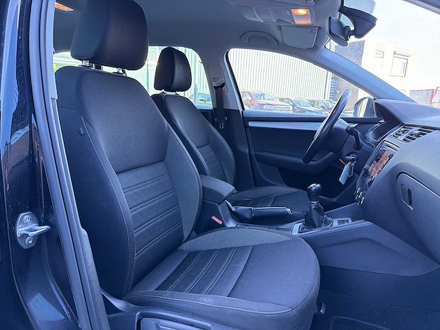 Skoda octavia combi 1.0 tsi tsi greentech ambition business | np-331-b - afbeelding 27 van  34