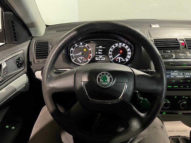 Skoda octavia combi 1.2 tsi ambition, 87-txb-7 - afbeelding 2 van  13