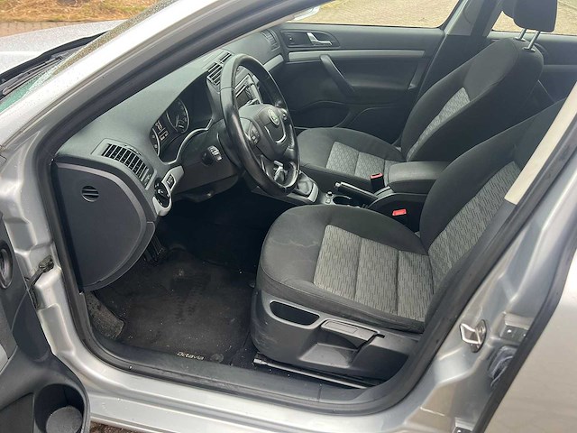 Skoda octavia combi 1.2 tsi ambition bns clima, 40-zhg-9 - afbeelding 9 van  16