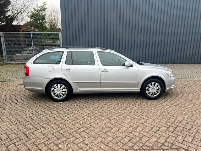 Skoda octavia combi 1.2 tsi ambition bns clima, 40-zhg-9 - afbeelding 15 van  16