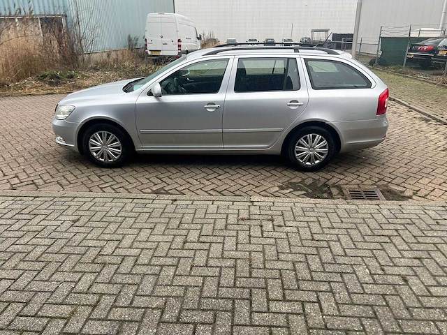 Skoda octavia combi 1.2 tsi ambition bns clima, 40-zhg-9 - afbeelding 12 van  18