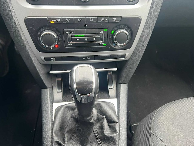 Skoda octavia combi 1.2 tsi ambition bns clima, 40-zhg-9 - afbeelding 15 van  23