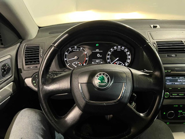 Skoda octavia combi 1.2 tsi elegance, 58-pzt-5 - afbeelding 2 van  13