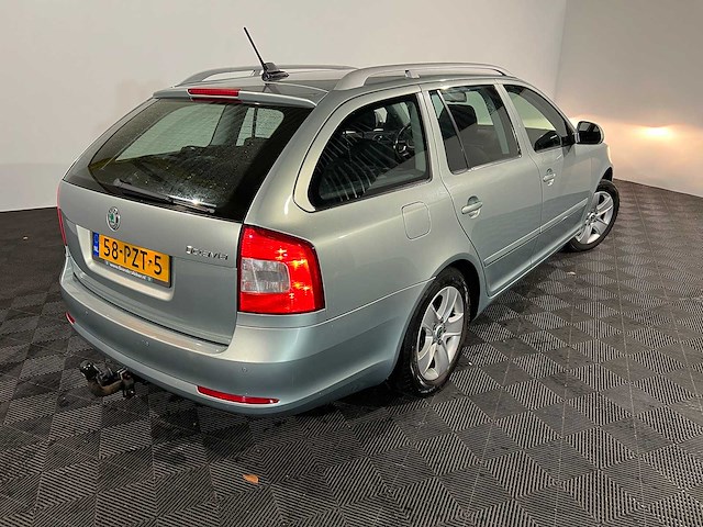 Skoda octavia combi 1.2 tsi elegance, 58-pzt-5 - afbeelding 9 van  13