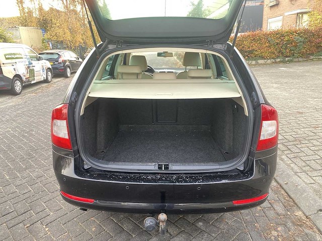 Skoda octavia combi 1.2 tsi elegance business 2010 | 44-lpg-5 - afbeelding 19 van  31