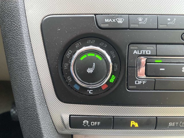 Skoda octavia combi 1.2 tsi elegance business 2010 | 44-lpg-5 - afbeelding 17 van  31