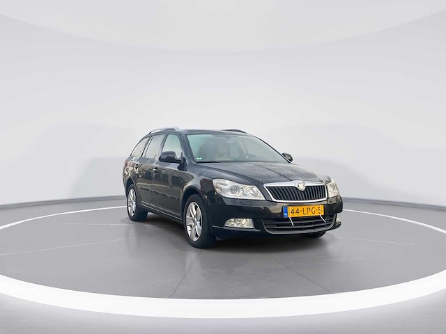Skoda octavia combi 1.2 tsi elegance business 2010 | 44-lpg-5 - afbeelding 12 van  31
