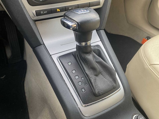 Skoda octavia combi 1.2 tsi elegance business 2010 | 44-lpg-5 - afbeelding 18 van  31