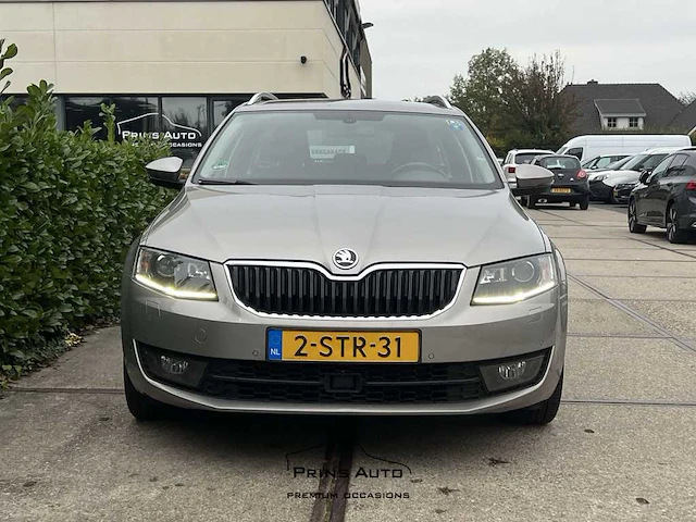 Škoda octavia combi 1.2 tsi greentech elegance businessline | 2-str-31 - afbeelding 2 van  40