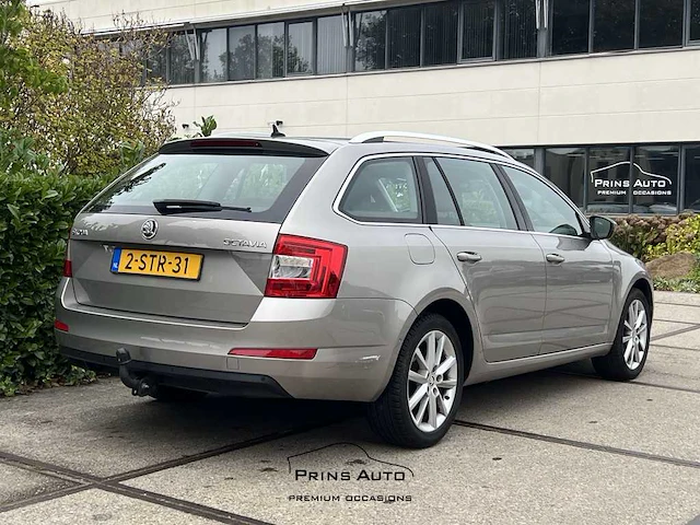 Škoda octavia combi 1.2 tsi greentech elegance businessline | 2-str-31 - afbeelding 12 van  40