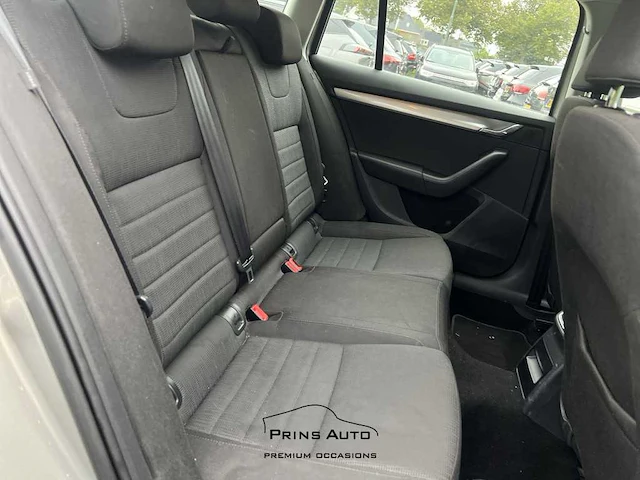 Škoda octavia combi 1.2 tsi greentech elegance businessline | 2-str-31 - afbeelding 25 van  40