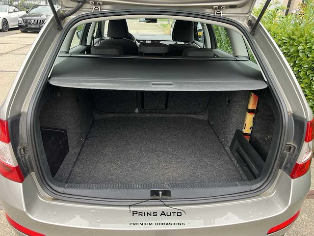Škoda octavia combi 1.2 tsi greentech elegance businessline | 2-str-31 - afbeelding 28 van  40