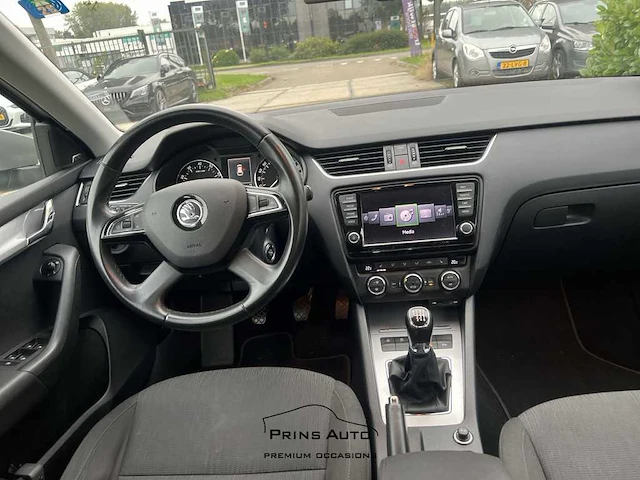 Škoda octavia combi 1.2 tsi greentech elegance businessline | 2-str-31 - afbeelding 36 van  40