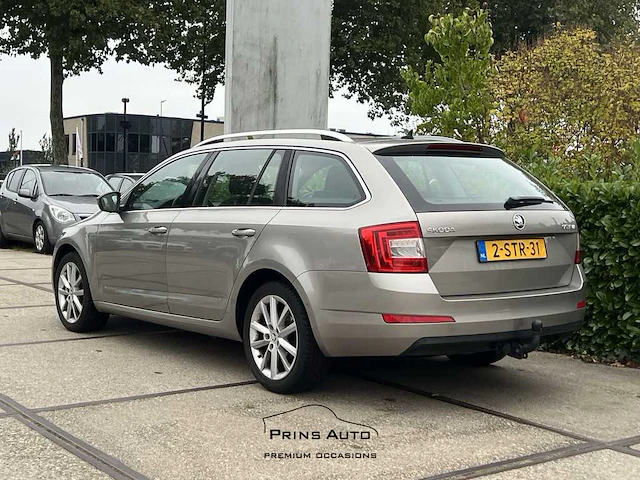 Škoda octavia combi 1.2 tsi greentech elegance businessline | 2-str-31 - afbeelding 38 van  40