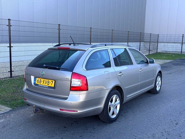 Skoda octavia combi 1.2 tsi tour business line 2012 - afbeelding 4 van  10
