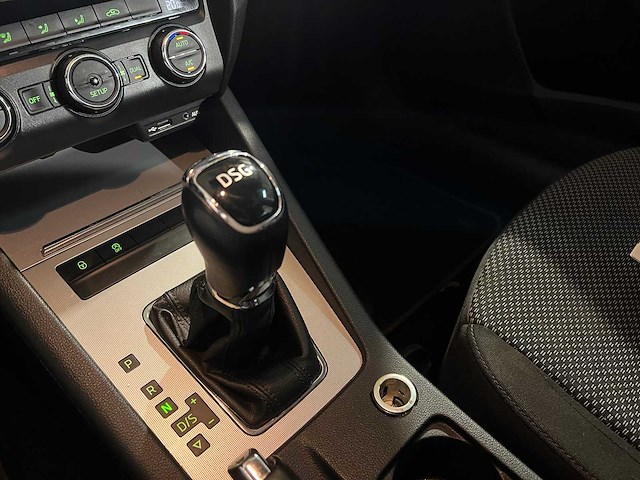 Skoda octavia combi 1.4 tsi grt amb bns, sf-403-r - afbeelding 3 van  22