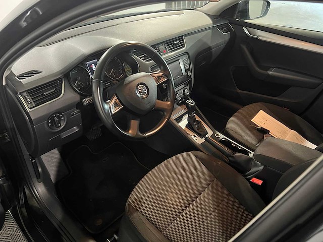 Skoda octavia combi 1.4 tsi grt amb bns, sf-403-r - afbeelding 8 van  22