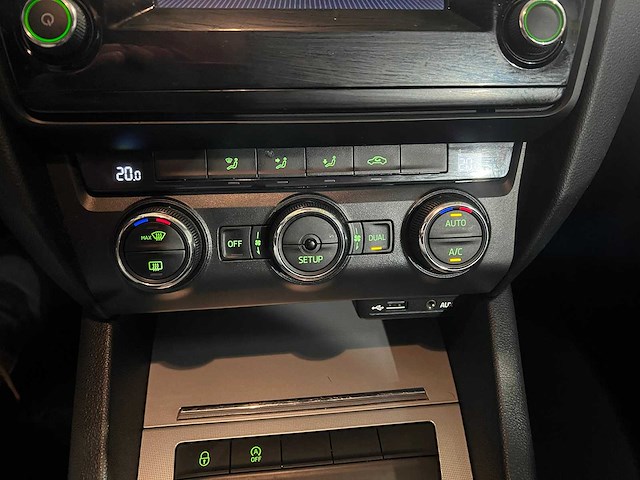 Skoda octavia combi 1.4 tsi grt amb bns, sf-403-r - afbeelding 13 van  22