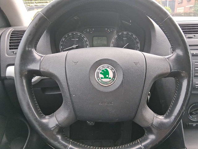 Skoda octavia combi 1.6 ambiente 2006 | 29-st-zb - afbeelding 8 van  28